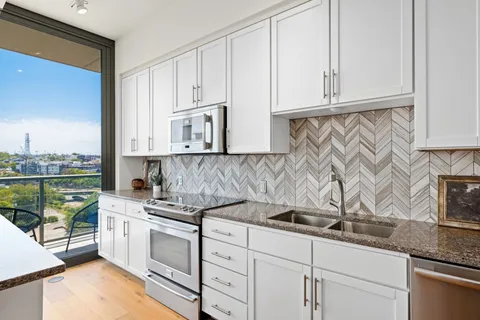 $489,900 | 1212 Laurel Street, Unit 811, Nashville, TN 37203