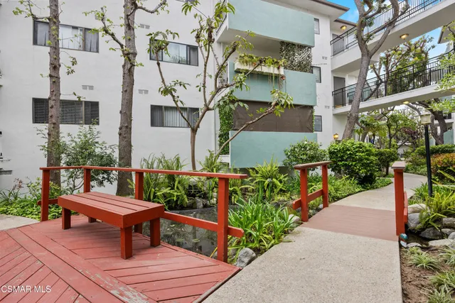 $639,900 | 5000 South Centinela Avenue, Unit 109, Los Angeles, CA 90066
