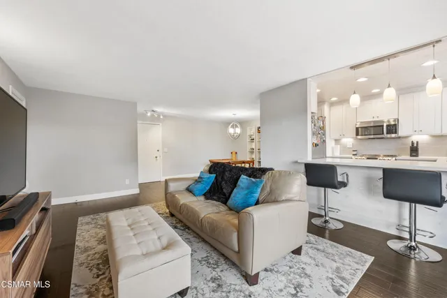 $639,900 | 5000 South Centinela Avenue, Unit 109, Los Angeles, CA 90066