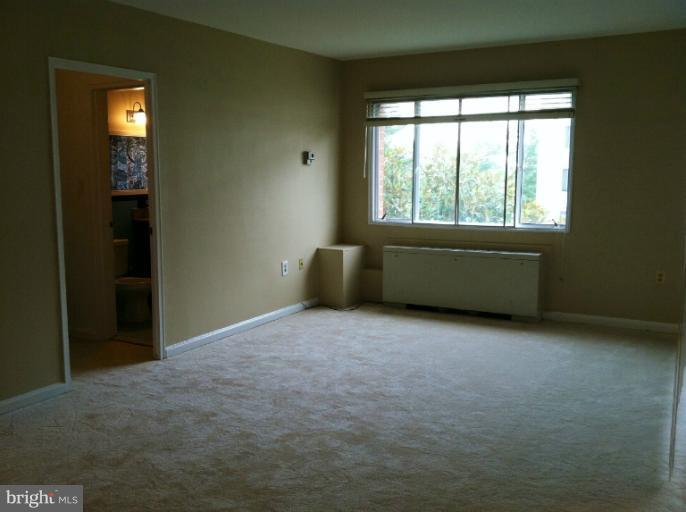 1200 South Arlington Ridge Road, Unit 711 Arlington, VA 22202 - Photo 1 of 7 living area