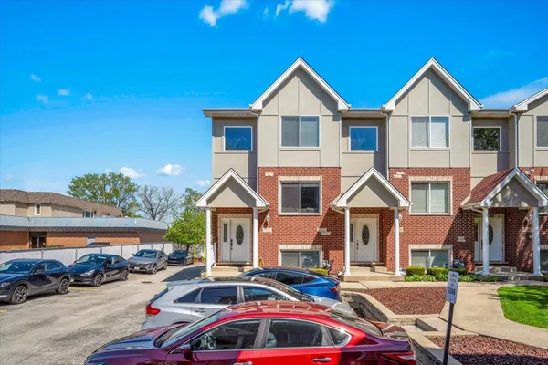 $375,000 | 7222 West 83rd Street, Bridgeview, IL 60455