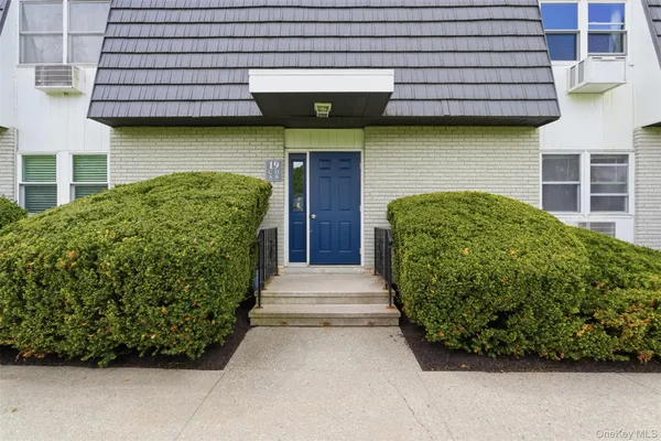 $179,999 | 19 White Gate Road, Unit D, Wappingers Falls, NY 12590