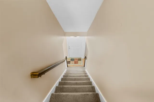 $579,900 | 19 Camelot Court, Unit 19, Stoughton, MA 02072