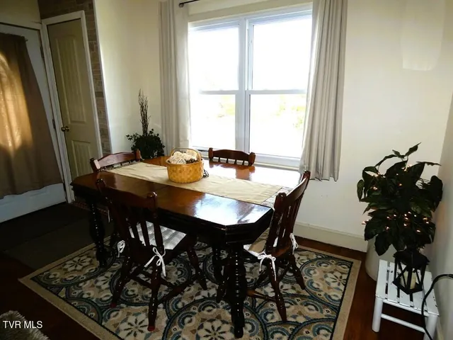 $194,900 | 855 Goolsby Street, Marion, VA 24354