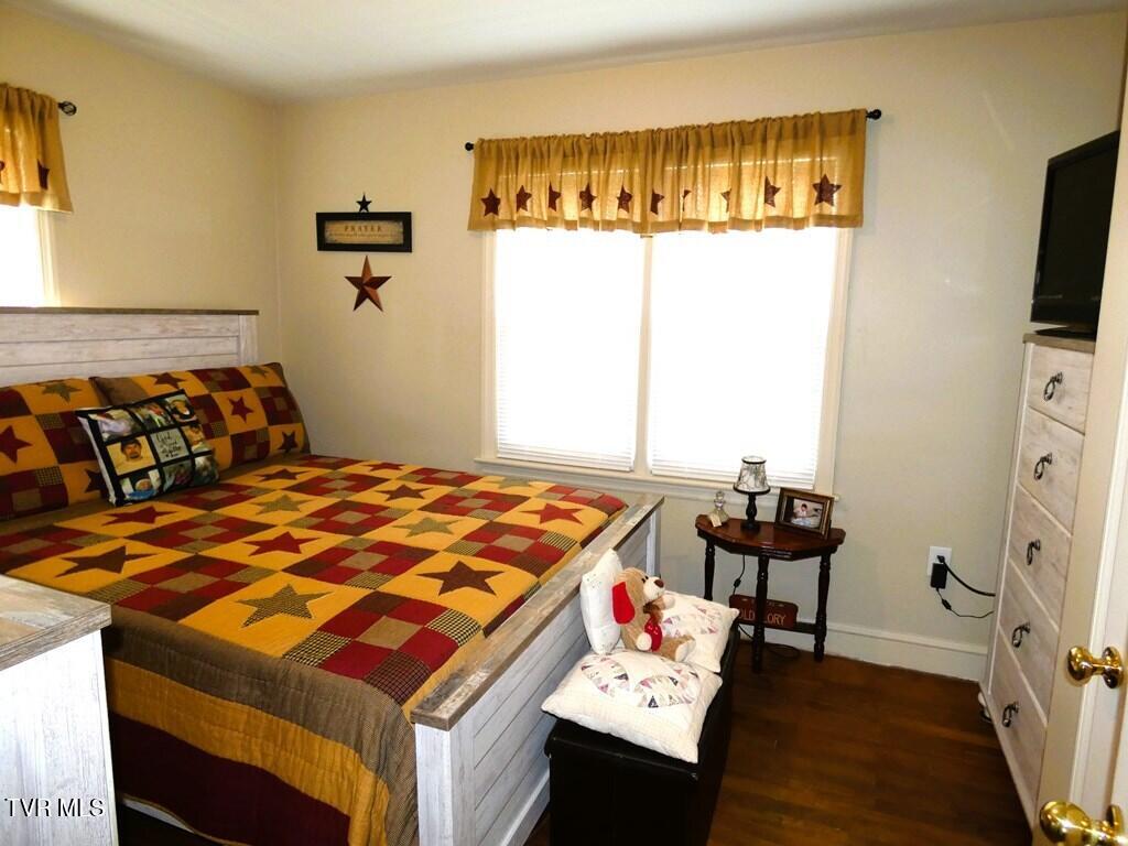 855 Goolsby Street Marion, VA 24354 - Photo 14 of 44 103451_21