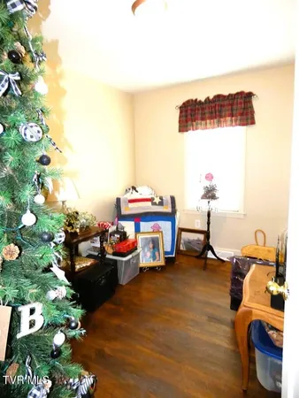 $194,900 | 855 Goolsby Street, Marion, VA 24354