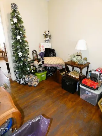 $194,900 | 855 Goolsby Street, Marion, VA 24354