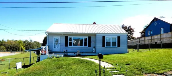 $194,900 | 855 Goolsby Street, Marion, VA 24354