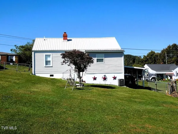 $194,900 | 855 Goolsby Street, Marion, VA 24354