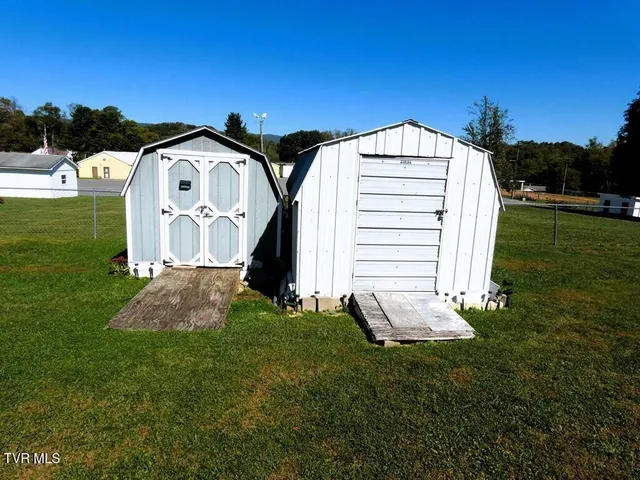 $194,900 | 855 Goolsby Street, Marion, VA 24354