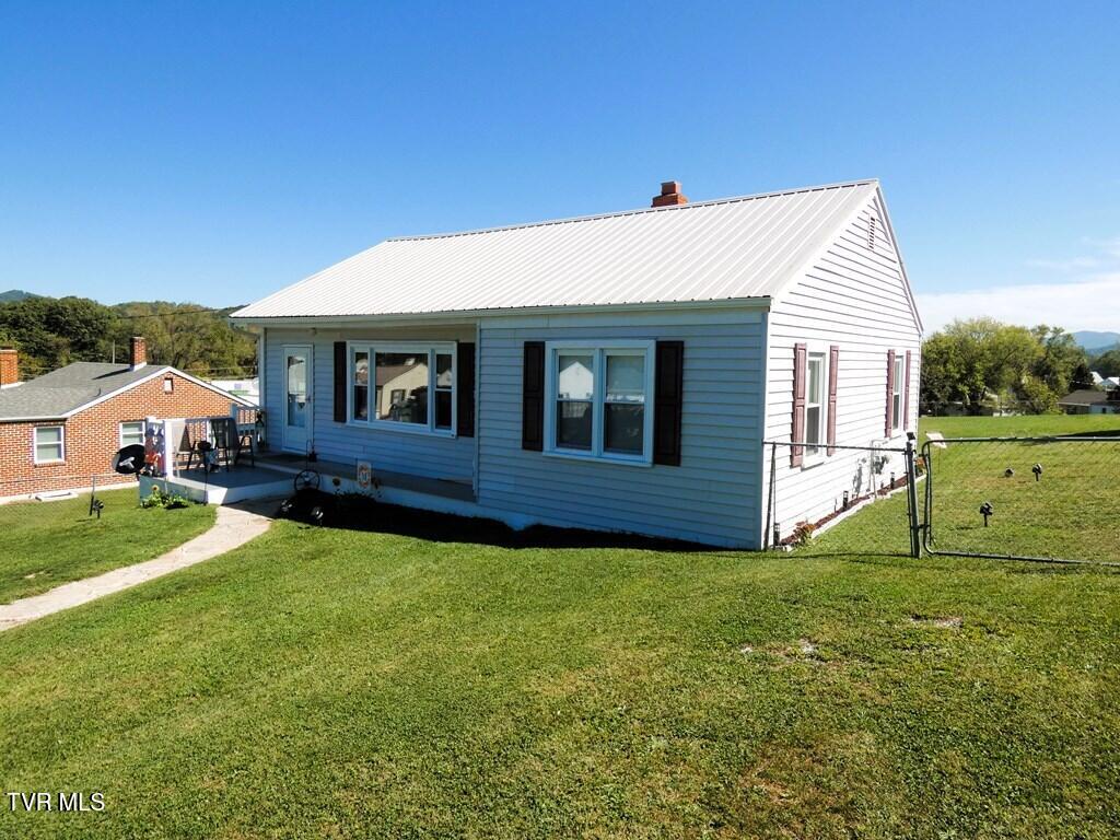 855 Goolsby Street Marion, VA 24354 - Photo 40 of 44 103451_89