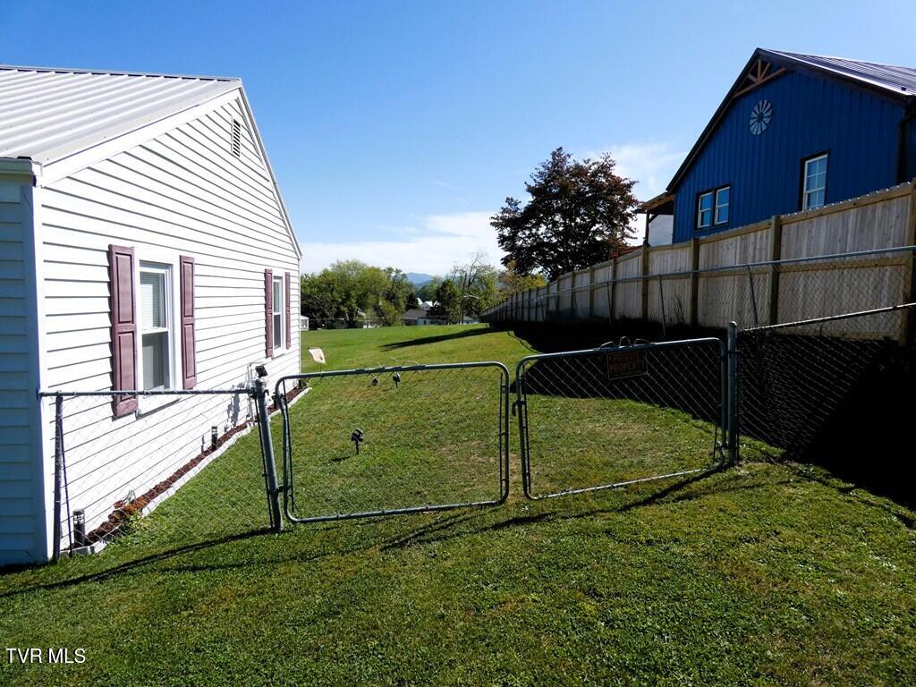 855 Goolsby Street Marion, VA 24354 - Photo 42 of 44 103451_91