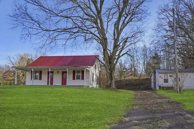 $399,500 | 1557 Donelson Parkway, Dover, TN 37058