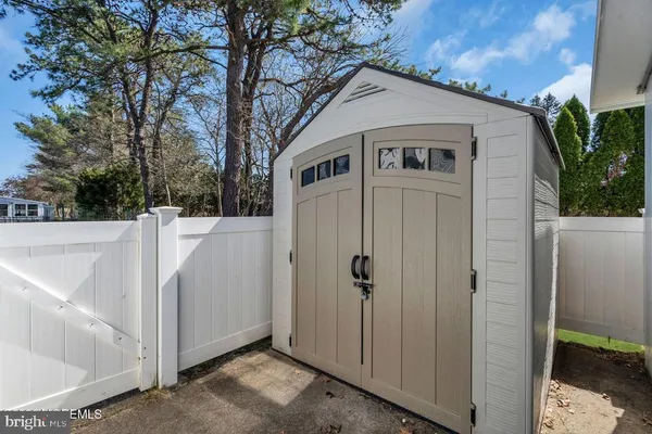 $364,900 | 18 Encinitas Drive, Toms River, NJ 08757