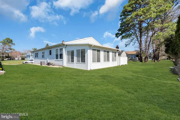$364,900 | 18 Encinitas Drive, Toms River, NJ 08757