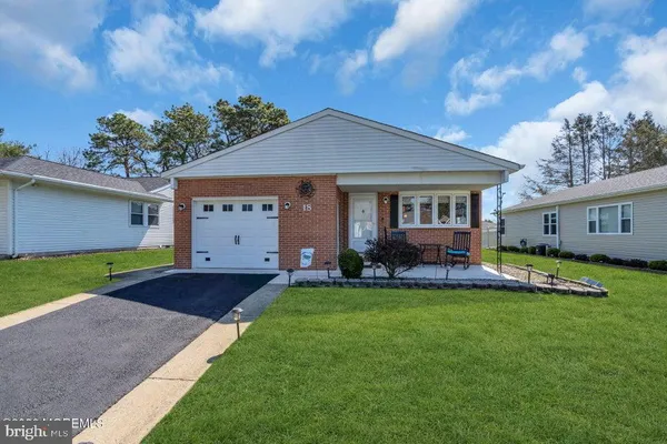 $364,900 | 18 Encinitas Drive, Toms River, NJ 08757