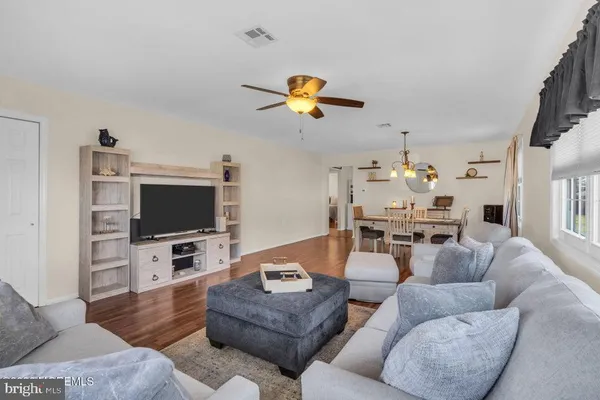 $364,900 | 18 Encinitas Drive, Toms River, NJ 08757
