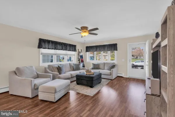 $364,900 | 18 Encinitas Drive, Toms River, NJ 08757
