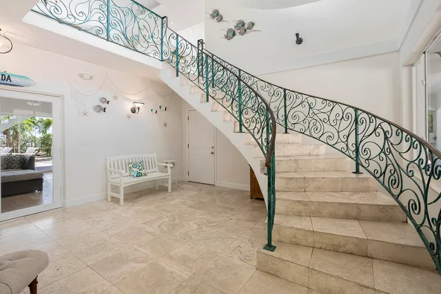 a view of entryway and hall