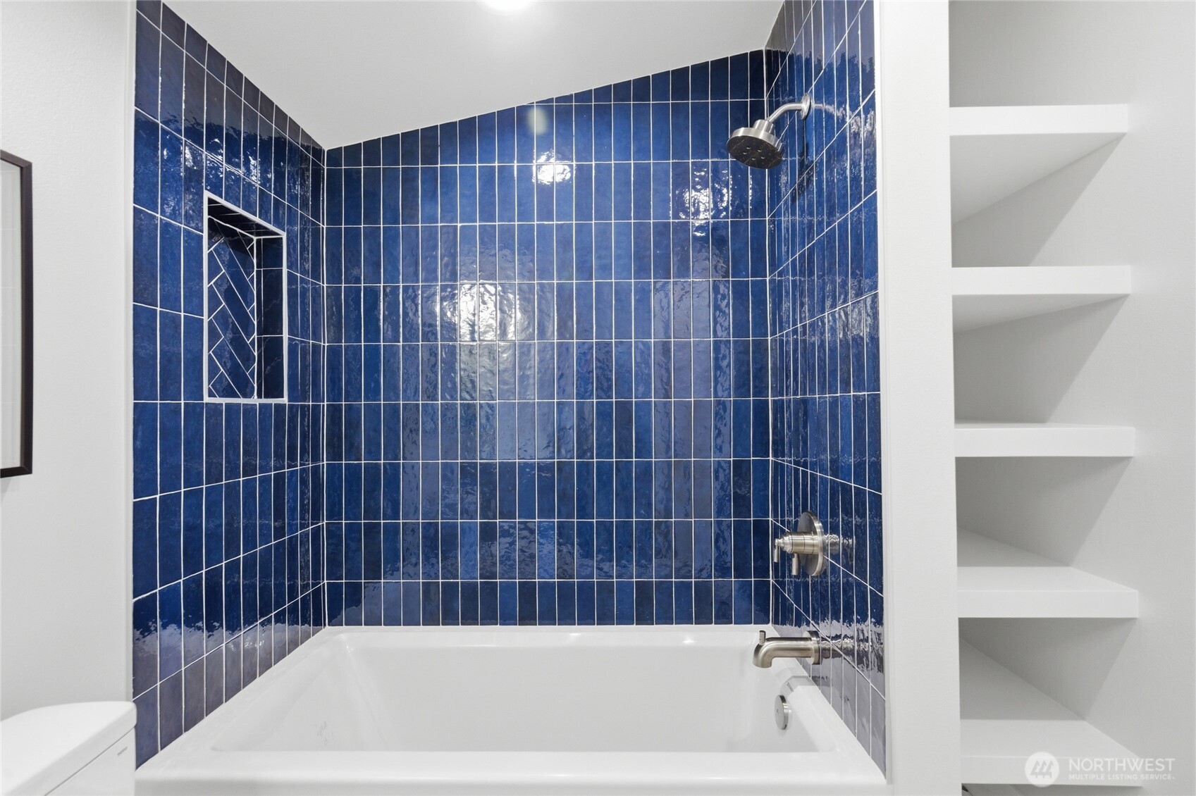 8817 Densmore Avenue North Seattle, WA 98103 - Photo 22 of 26