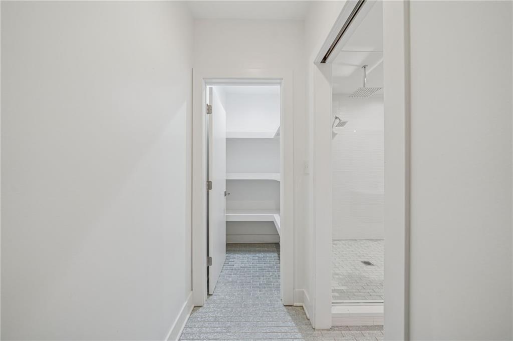 469 42nd Street Pittsburgh, PA 15201 - Photo 26 of 34 a view of a hallway