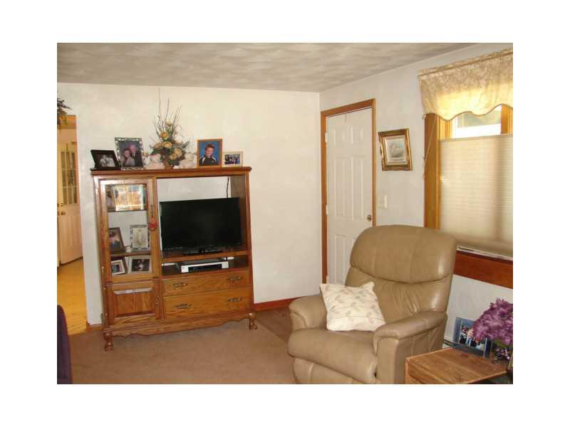 119 Garrett Shortcut Road Berlin, PA 15530 - Photo 2 of 14 Living Room.