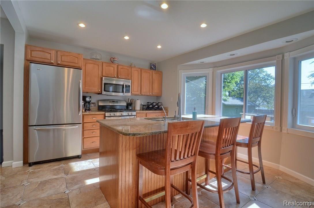 3364 Frembes Road Waterford, MI 48329 - Photo 6 of 25 Kitchen.jpg
