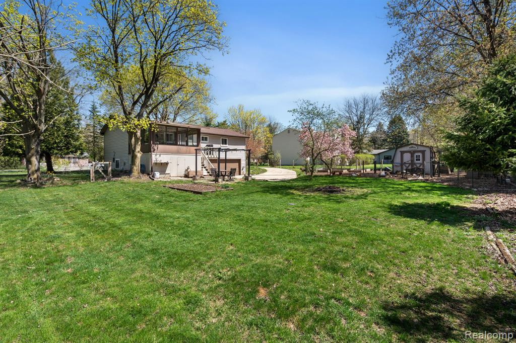 3286 Spring Meadow Drive Rochester, MI 48306 - Photo 47 of 55
