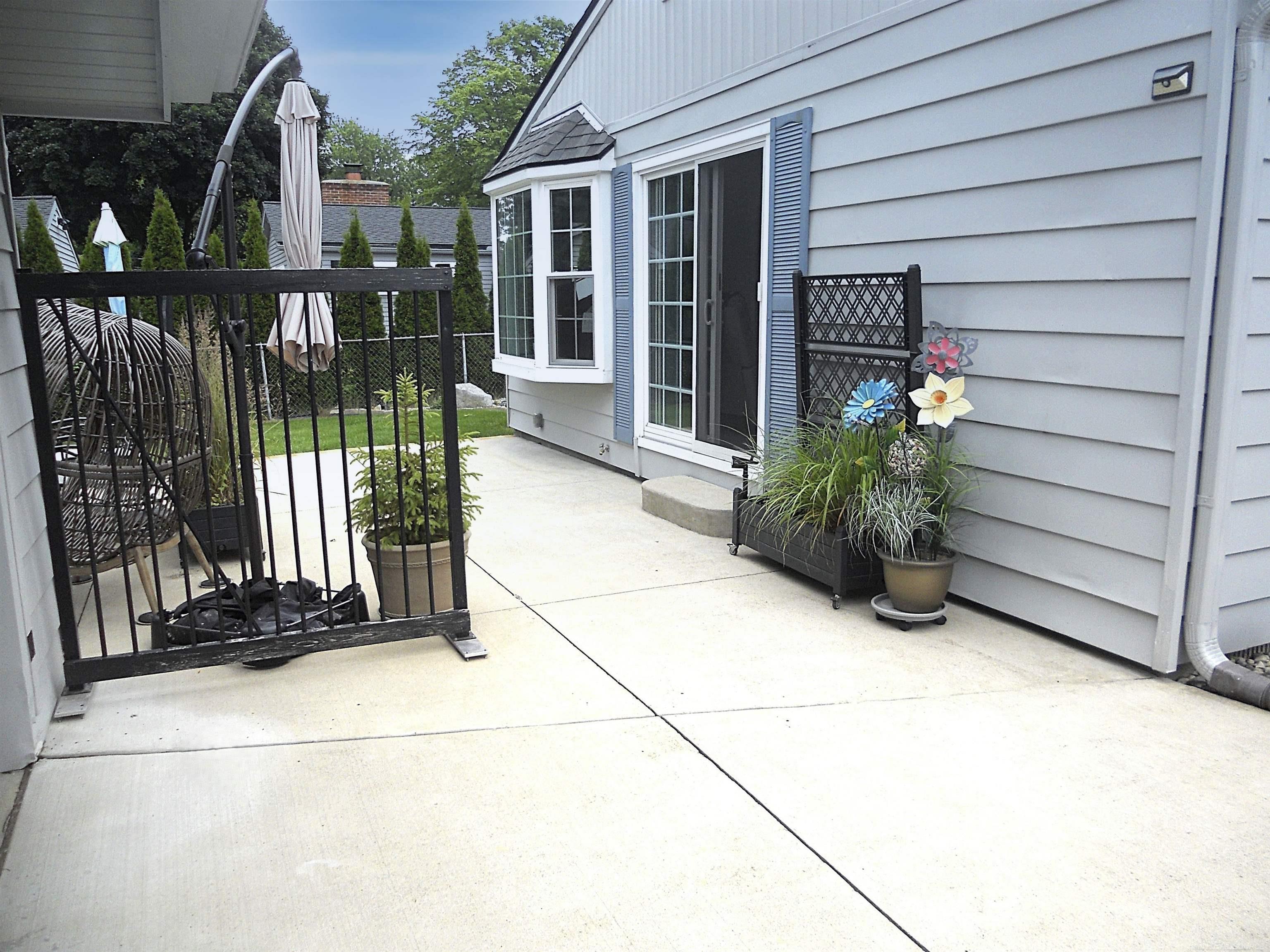 625 Rewold Drive Rochester, MI 48307 - Photo 59 of 69 50213110-d08e02a4-54b3-41c2-a9f2-8db8b3fec124.JPG