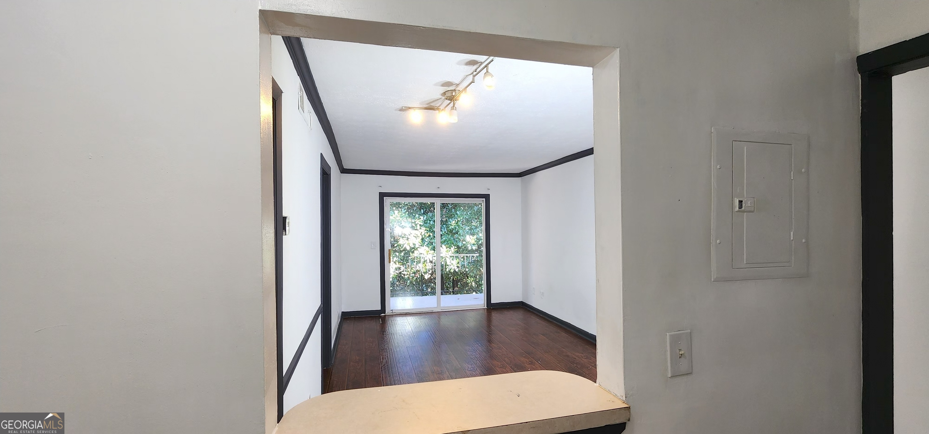 2805 Northeast Expressway Northeast, Unit B36 Atlanta, GA 30345 - Photo 7 of 30 Kitchen view to the Living Room