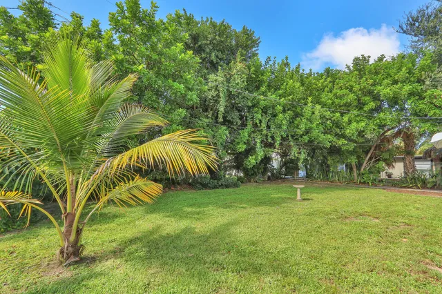 $3,200 | 1952 Circle Drive, North Palm Beach, FL 33408