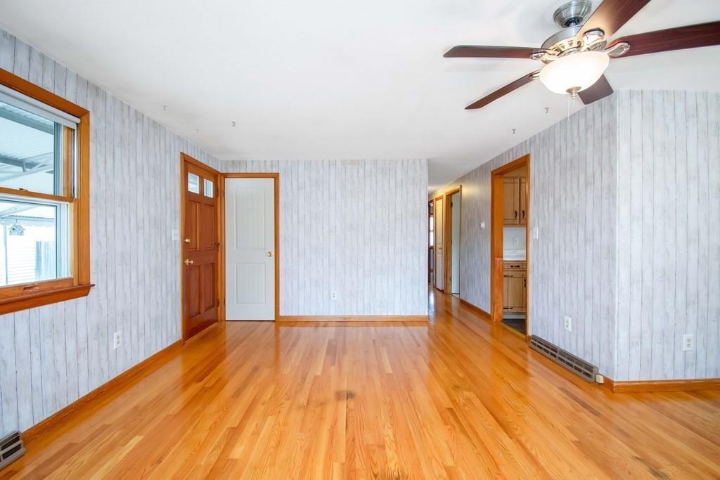 78 Agnes Street Springfield, MA 01118 - Photo 13 of 38