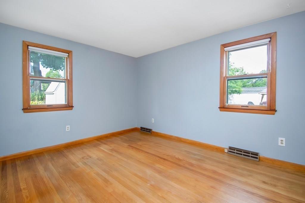 78 Agnes Street Springfield, MA 01118 - Photo 14 of 38