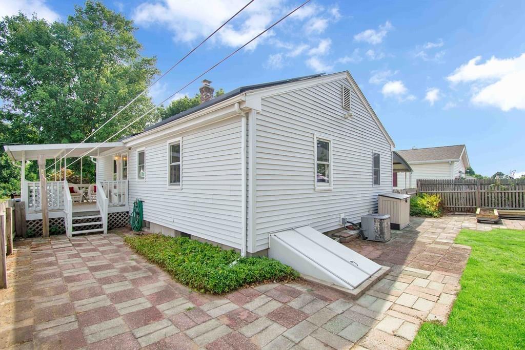 78 Agnes Street Springfield, MA 01118 - Photo 28 of 38