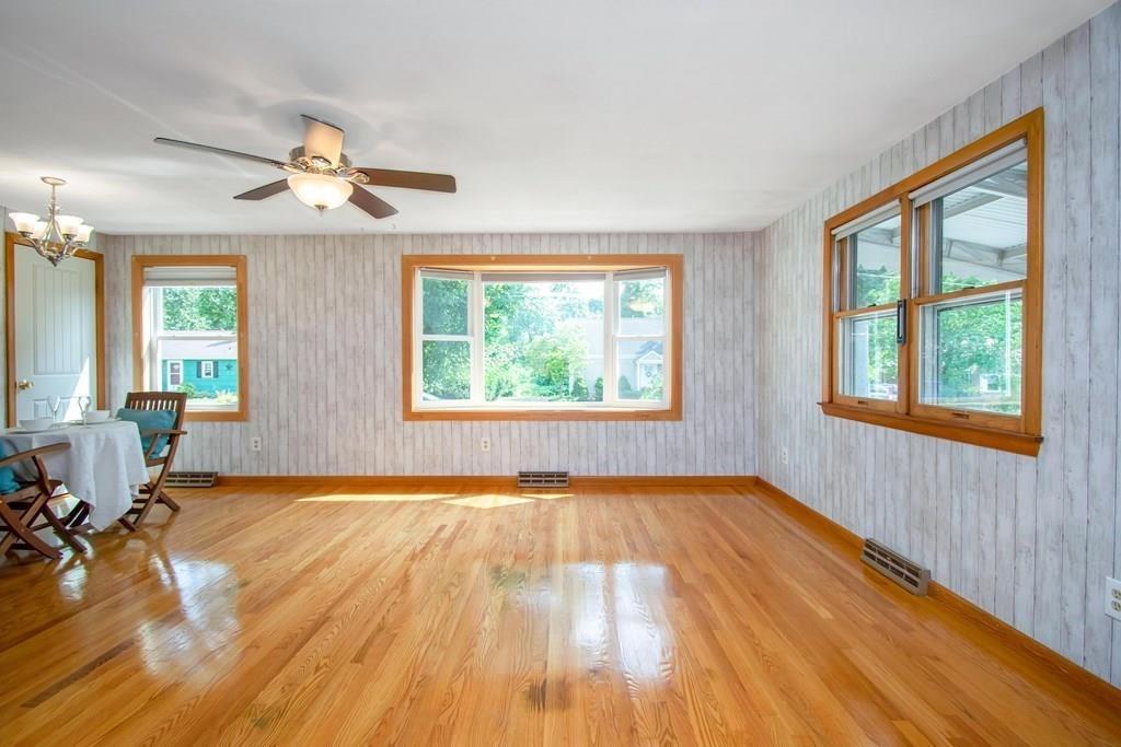 78 Agnes Street Springfield, MA 01118 - Photo 4 of 38