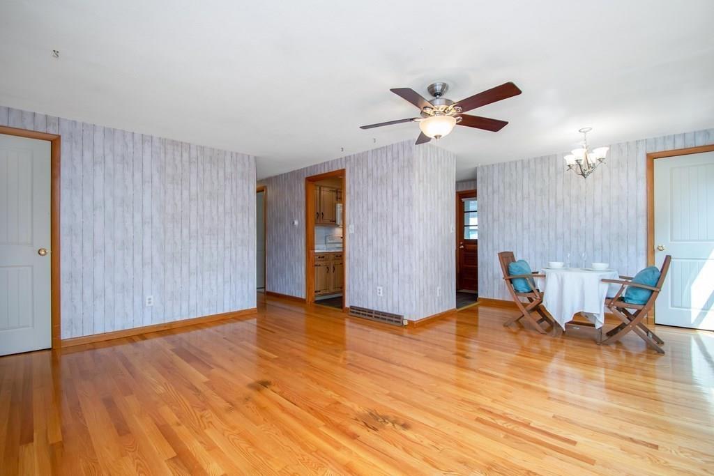 78 Agnes Street Springfield, MA 01118 - Photo 5 of 38