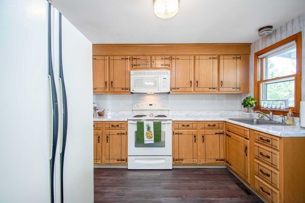 78 Agnes Street Springfield, MA 01118 - Photo 9 of 38