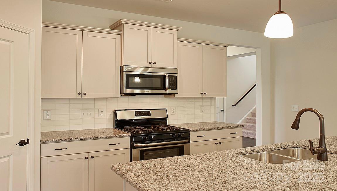 26 Forestdale Road Hendersonville, NC 28792 - Photo 4 of 21 Gallery Image 4