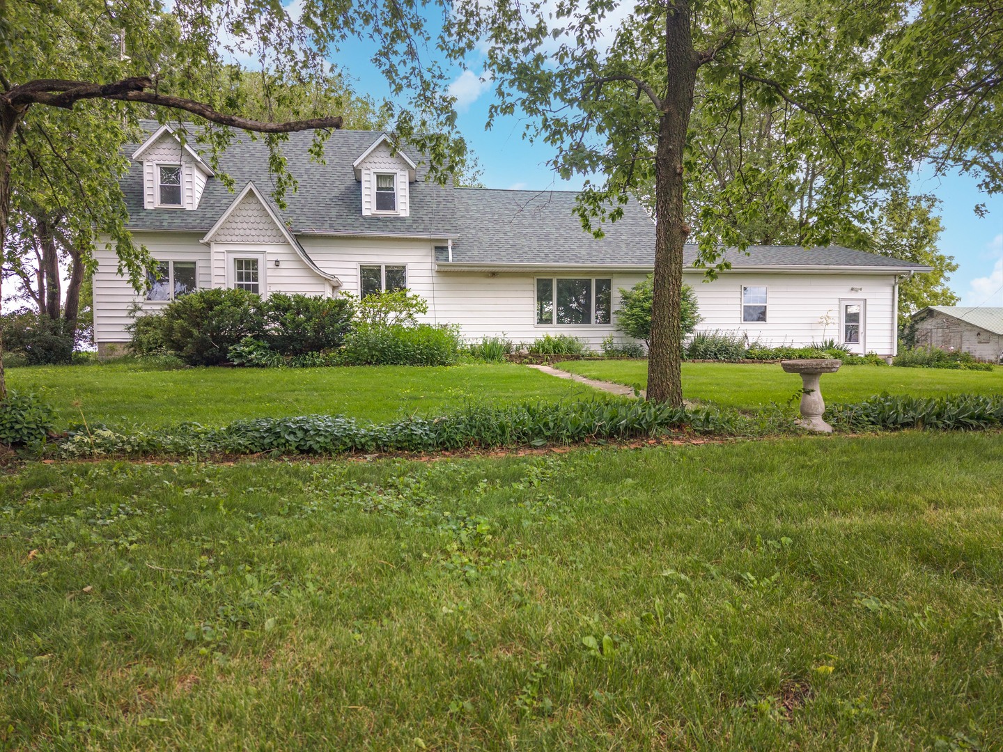 34553 East 1300 N Road Chatsworth, IL 60921 - Photo 2 of 42