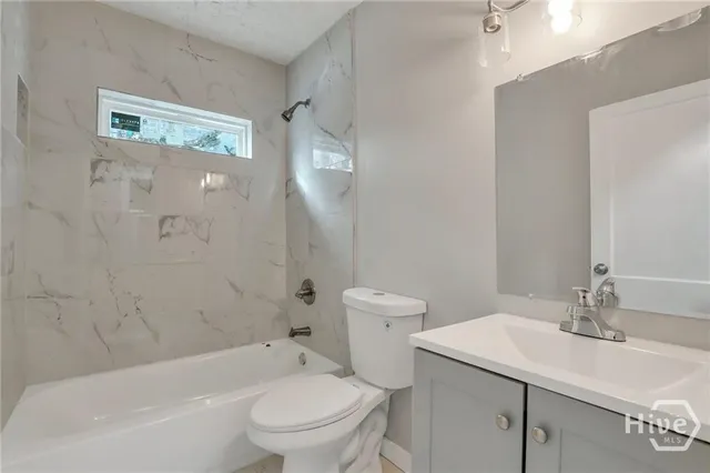 $425,000 | 13 West 52nd Street, Savannah, GA 31405