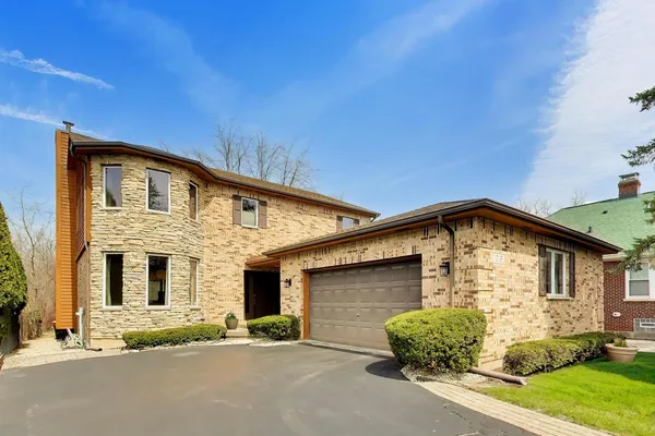 $975,000 | 1016 Shermer Road, Northbrook, IL 60062