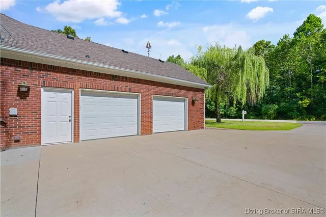 $525,000 | 11179 Majestic Way Southeast, Elizabeth, IN 47117