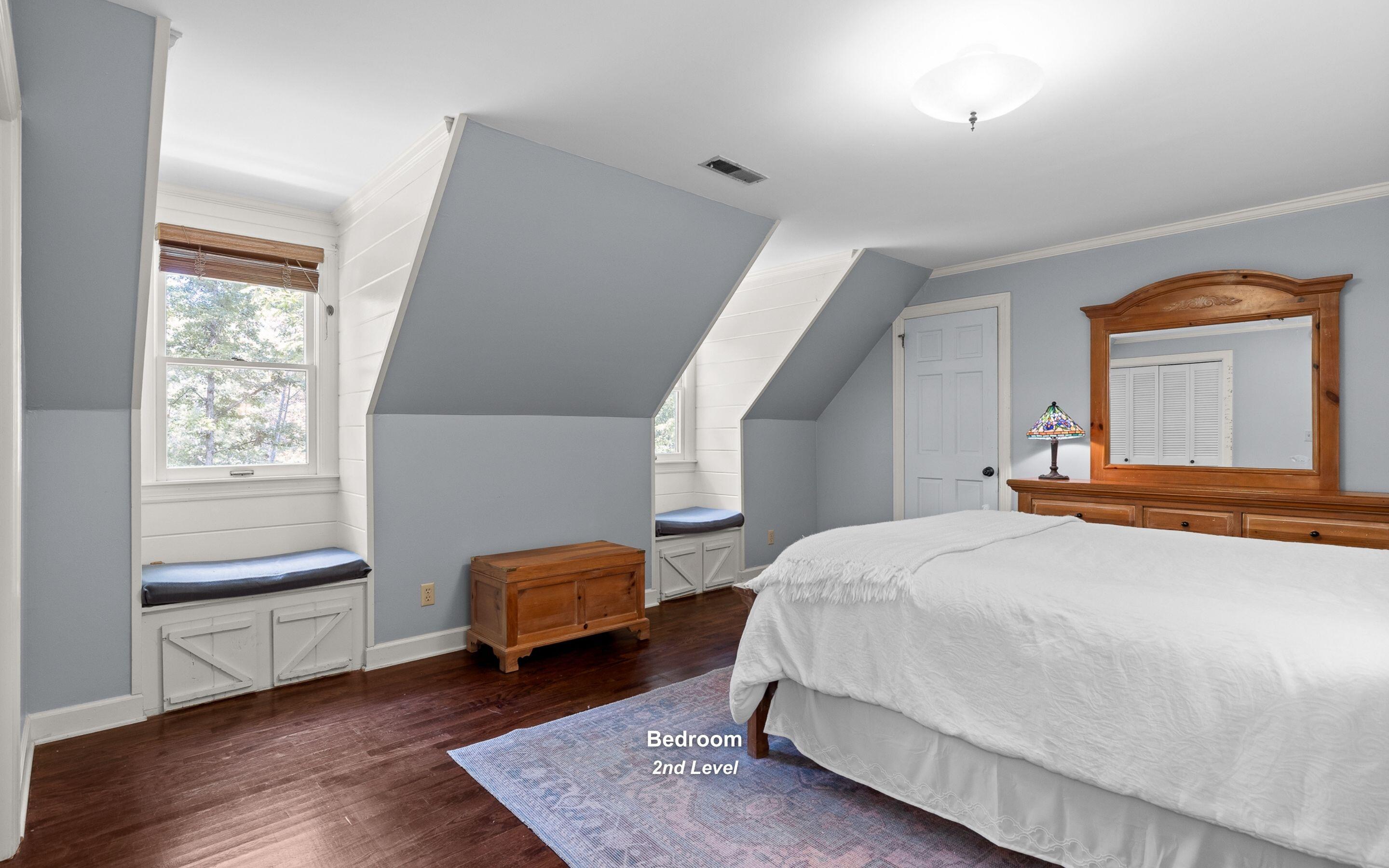 403 Dunsinane Road Signal Mountain, TN 37377 - Photo 33 of 51 Secondary Bedroom
