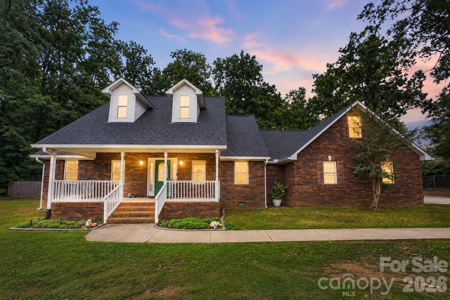 4403 Hubbard Road Charlotte, NC 28269 - Photo 1 of 27 Gallery Image 1