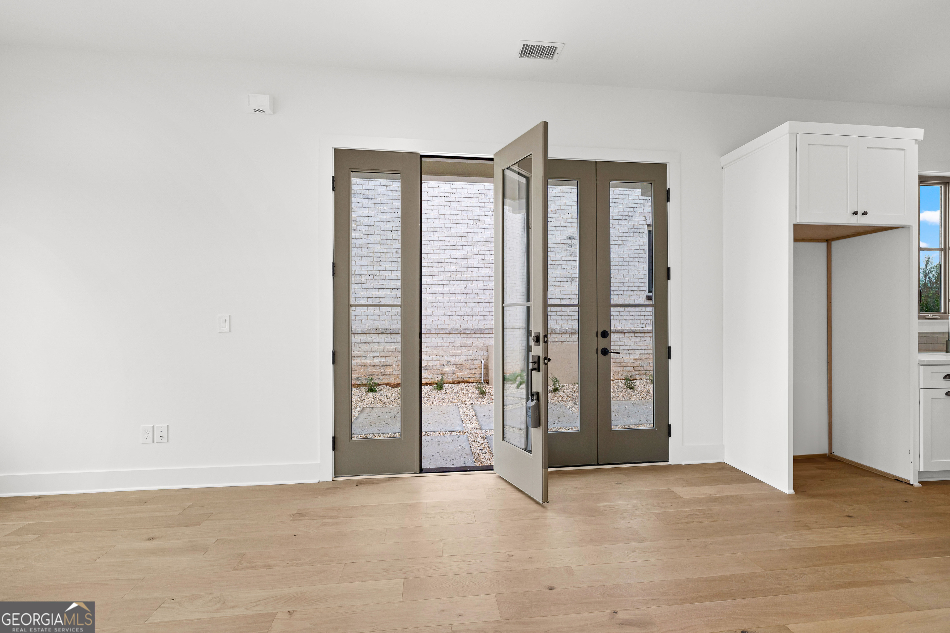 225 Rolison Way Fayetteville, GA 30214 - Photo 4 of 46