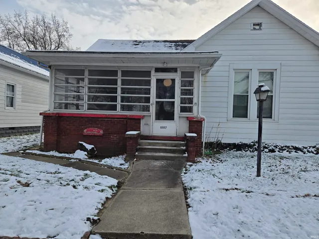 $124,900 | 1007 North 10th Street, Vincennes, IN 47591