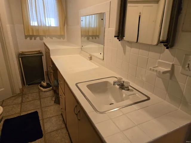 $124,900 | 1007 North 10th Street, Vincennes, IN 47591