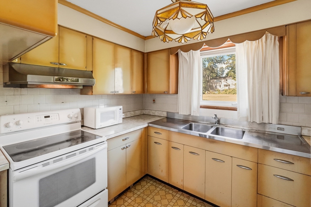 77 West Main Street Dudley, MA 01571 - Photo 24 of 42