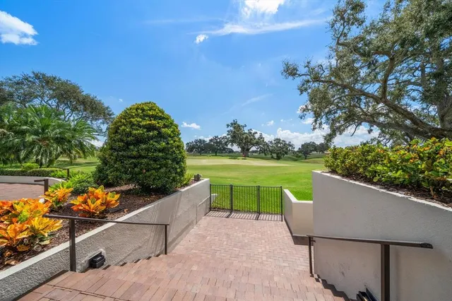 $648,000 | 4 Belleview Boulevard, Unit 106, Belleair, FL 33756