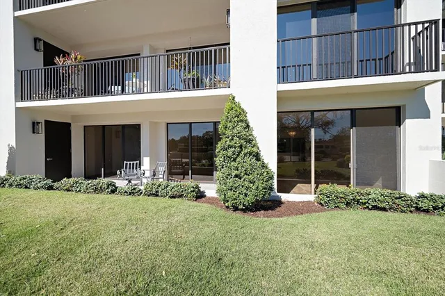 $648,000 | 4 Belleview Boulevard, Unit 106, Belleair, FL 33756